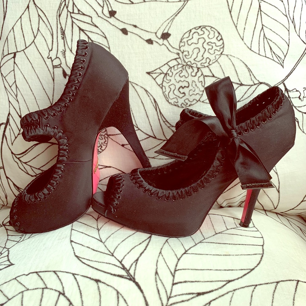 Betsy Johnson black satin, bow tie, open toe